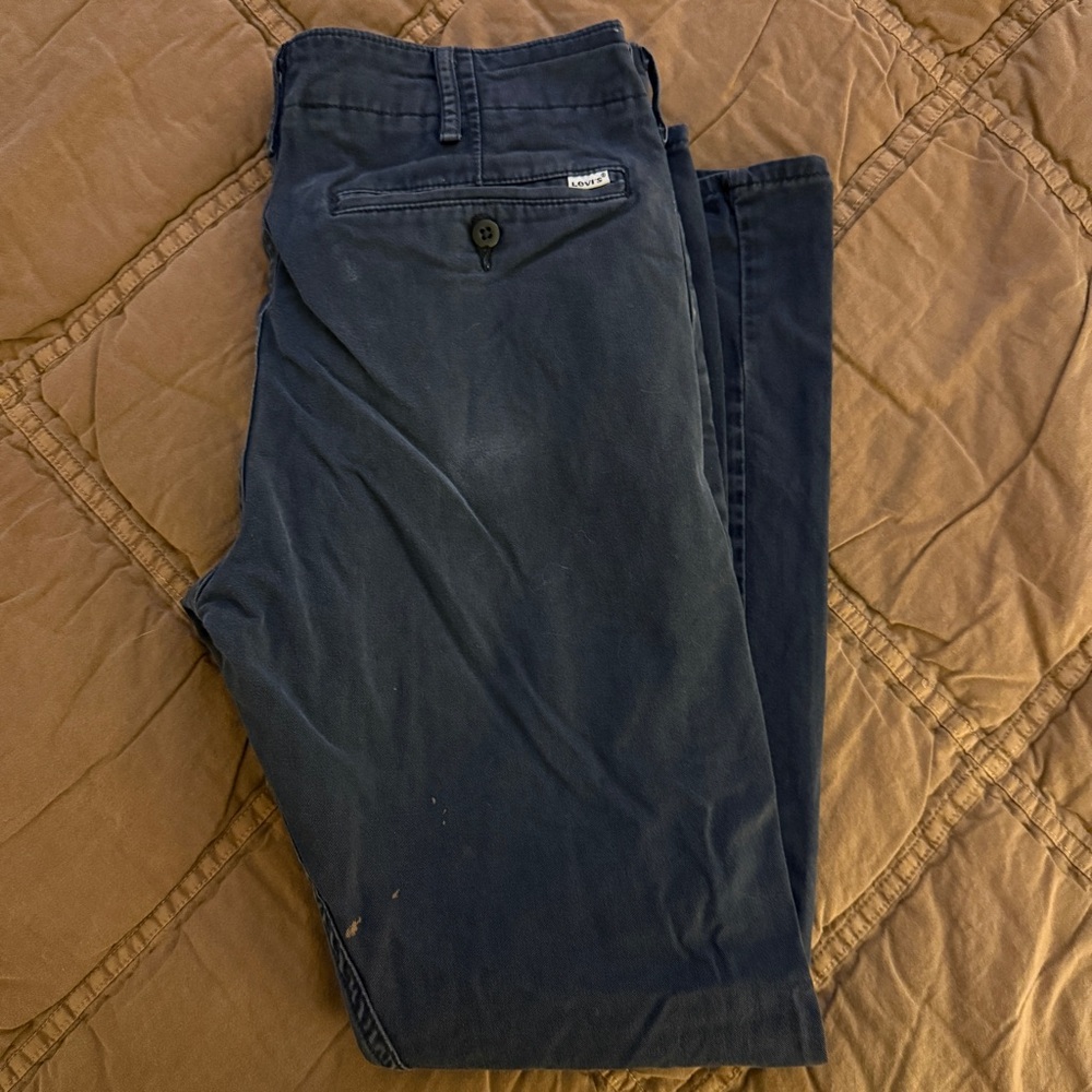 LEVI’s 502 Men’s Regular Taper Chino Pants